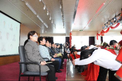 人心向学”拜师礼于2016年11月1